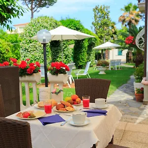 https://hotel-ambra-forte-dei-marmi.it-tuscanyhotel.com