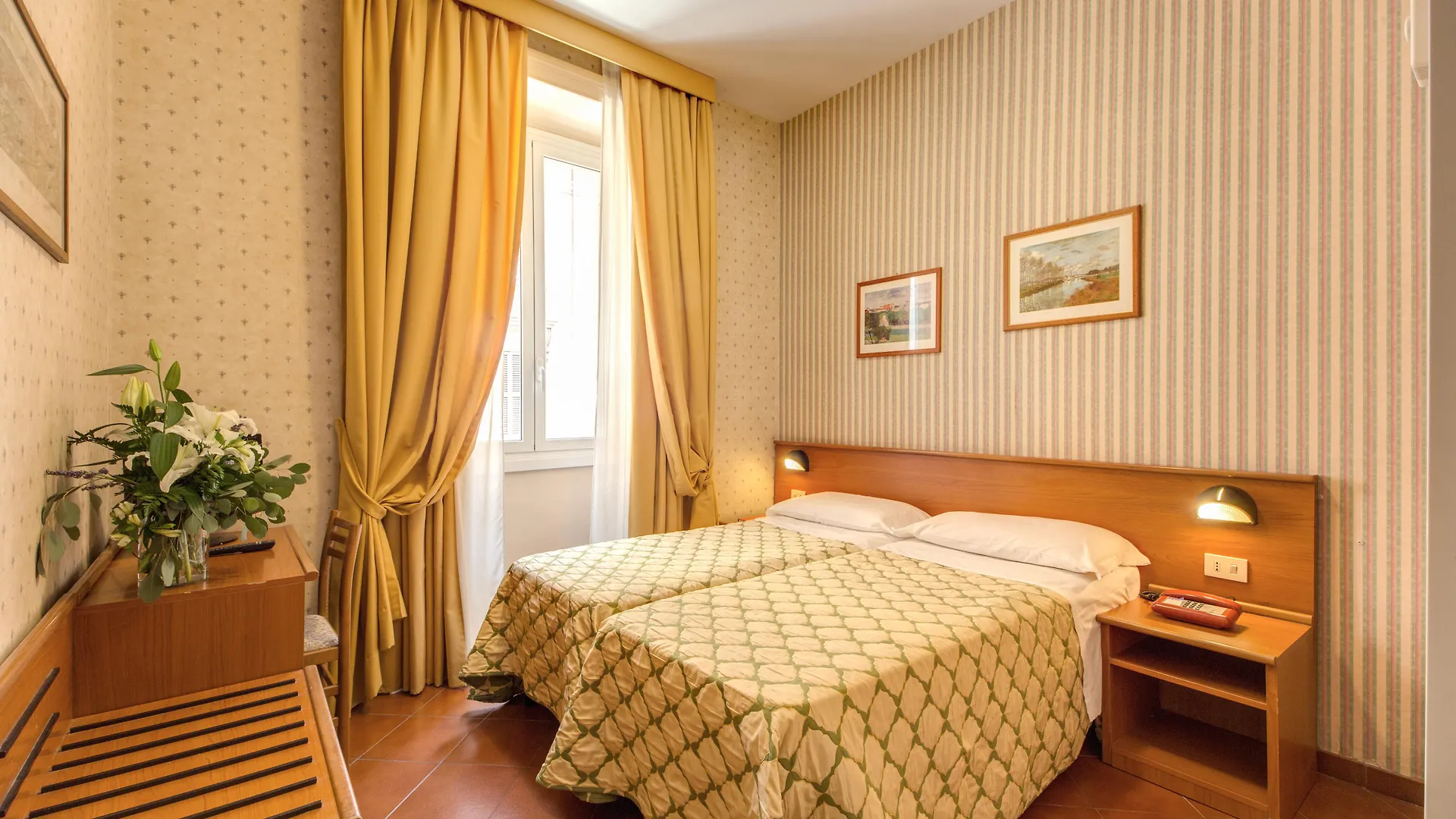 Hotel Corona Rome 3*,